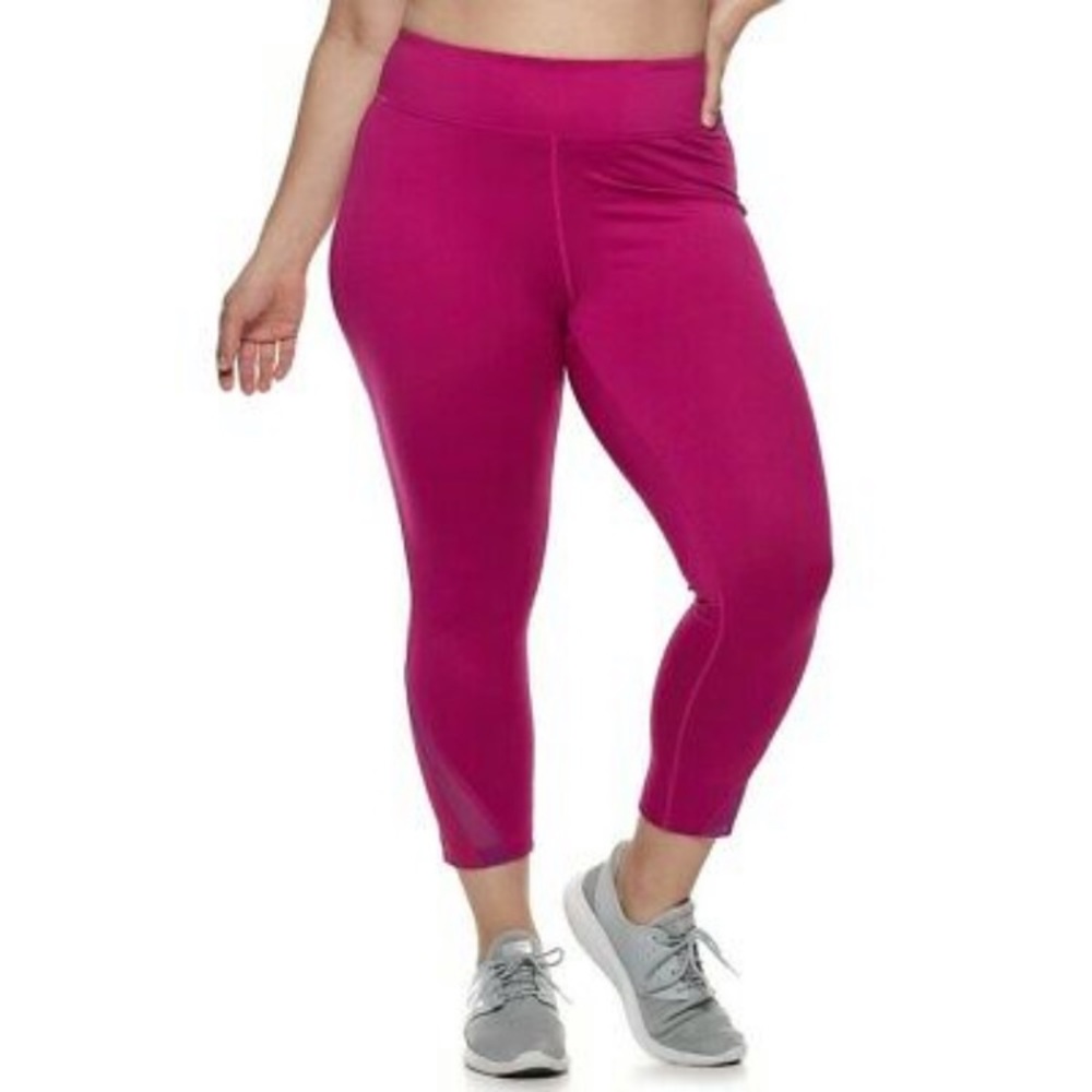 TEK GEAR MID RISE WORKOUT CAPRIS